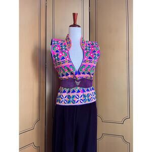 Handmade vest in fuchsia with embroideries, size S
